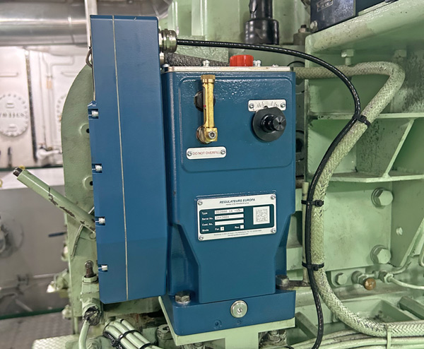 Yanmar engine with DG2800 14